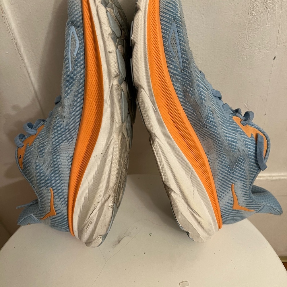 Hoka Clifton 9 women’s running shoes. Size 10. - Picture 4 of 6